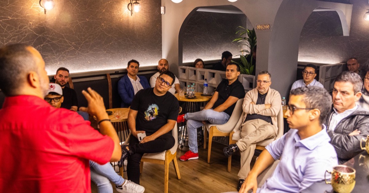 Cata de whisky en grupo en La Boutique del Whisky, El Poblado — regala una experiencia